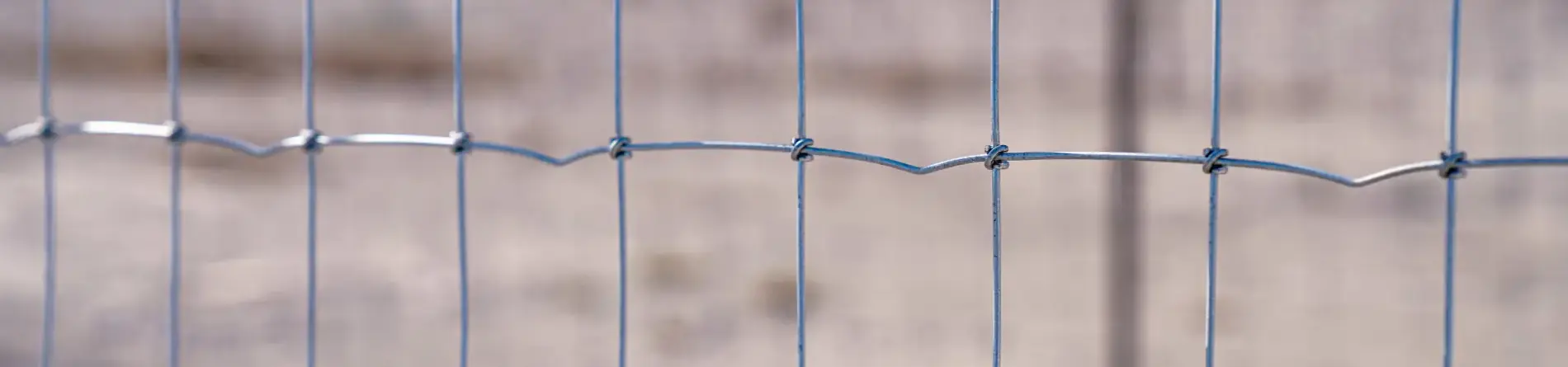 Ventajas de instalar Malla Nudo Fijo vs. Malla Ciclónica